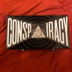 Used Shane Dawson’s conspiracy pallet